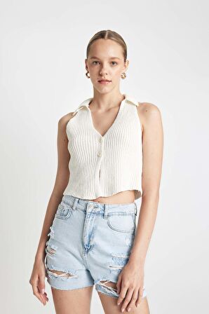 DeFacto Mom Fit Yüksek Bel Paça Ucu Kesik Jean Şort C0680AX24HSNM39
