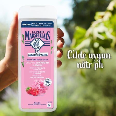 Frambuaz ve Şakayık Aromalı Nemlendirici Tüm Ciltler İçin Kalıcı Kokulu Duş Jeli 3 x 250 ml