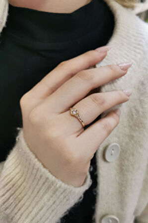 Köşeli Tektaş Altın Sade Kombin Yüzük