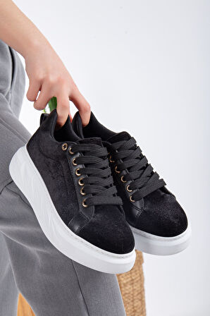 Nerina Siyah Kadife Kalın Tabanlı Gold Detaylı Sneakers
