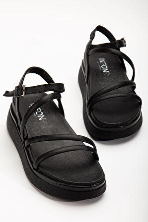  Siyah Dolgu Topuk Kadın Sandalet
