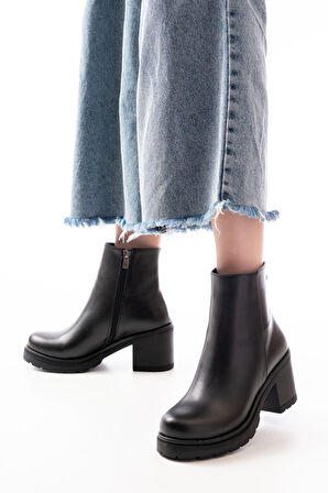  Siyah Fermuarlı Kalın Topuklu Günlük Kadın Bot