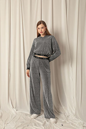 Parlak Kumaş Yazı Şeritli Kadın Gümüş Takım