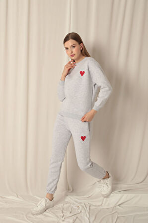 Üç İplik Kumaş Kalp Nakışlı Kadın Gri Takım