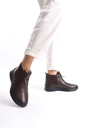 MAYLO YANLAR LASTİKLİ KAHVE DERİ ORTOPEDİK HAFİF KADIN BOT