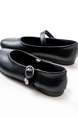 İNF-324 Siyah Baretli Tokalı Günlük Kadın Babet