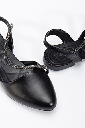 Zowie Kadın Siyah Taşlı Arkası Kapalı Burunlu Ortopedik Babet