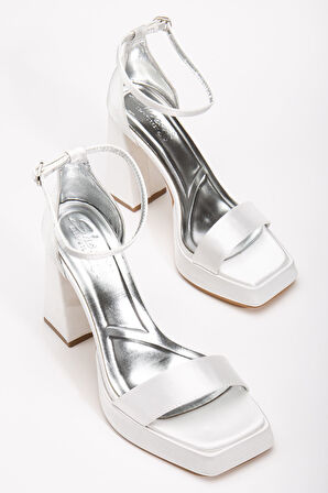 Matilda Beyaz Saten Platformlu Açık Burunlu Kalın Topuklu Ayakkabı