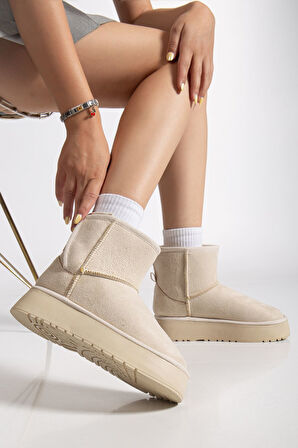 Mini Cırtcırtlı Bej Süet Yarım Bot içi Tüylü Düz Taban Kadın Ayakkabı