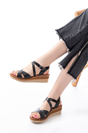 731-045 Siyah Çapraz Hakiki Deri Dolgu Topuklu Günlük Kadın Sandalet