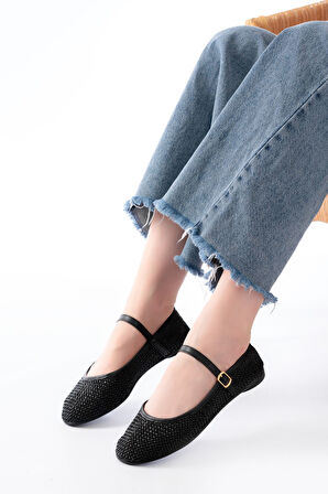 7432 Siyah Fileli Toka Detaylı Günlük Kadın Babet