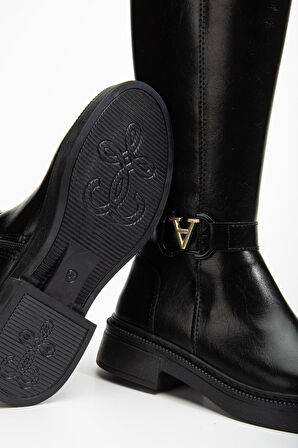 Kadın Siyah Cilt Toka Detaylı Çizme