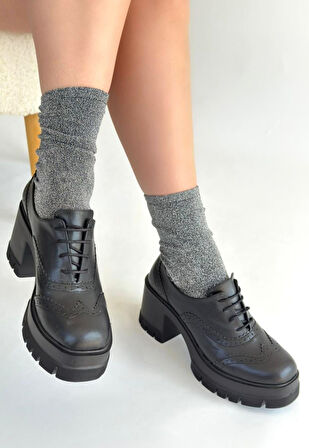 Tiwer Siyah Cilt Dolgu Topuk Ayakkabı