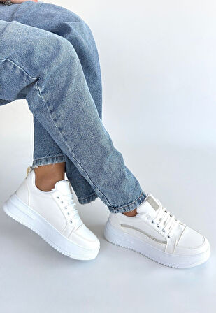 Natte Beyaz Cilt Bağcıklı Spor Ayakkabı