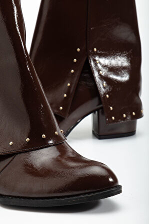 Kadın Sivri Burun Kahverengi Parlak Detaylı Topuklu Bot