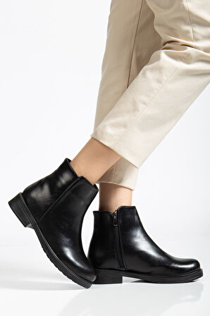 02-3033 Siyah Kırışık Rugan Fermuarlı Günlük Kadın Bot