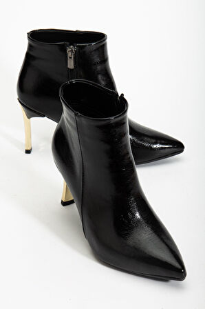 Kadın Siyah Kırışık Rugan Sivri Burun Kısa Boy İnce Topuklu Bot