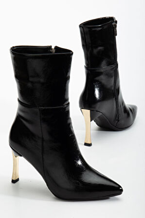 Kadın Siyah Rugan Sivri Burun İnce Topuklu Bot