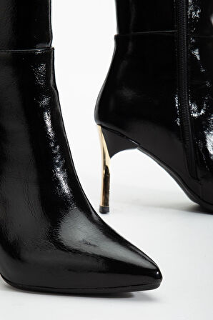 Kadın Siyah Rugan Sivri Burun İnce Topuklu Bot