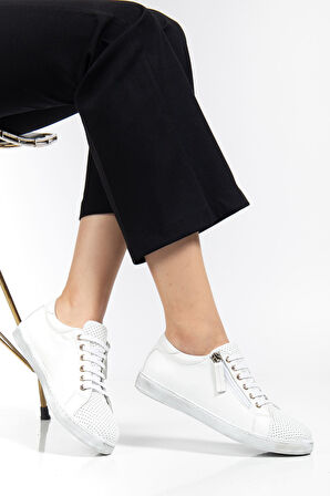 Kadın Beyaz Hakiki Deri Delikli Spor Ayakkabı