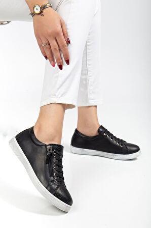 Kadın Siyah Hakiki Deri Delikli Spor Ayakkabı