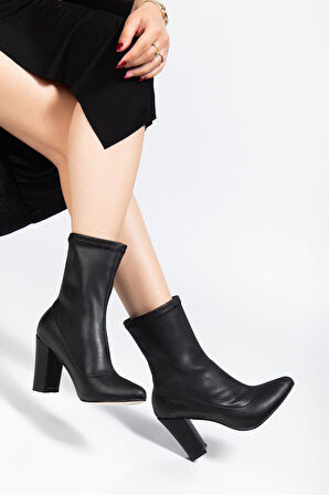 Kadın Siyah Streç Cilt  Sivri Burun Kalın Topuklu Bot