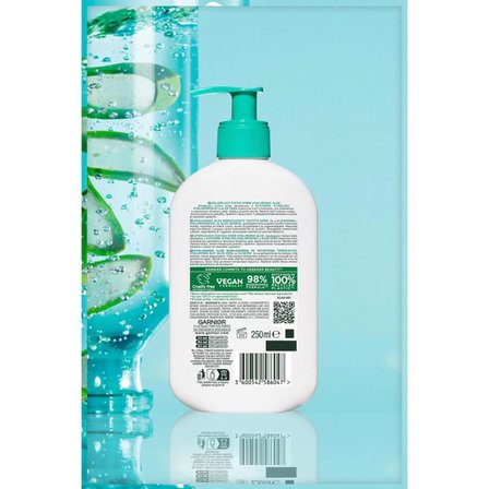 Garnier Hyaluronik Aloe Nemlendiren ve Yatıştıran Temizleyici 250 ml