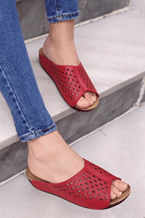 Rini Kadın Şık Konforlu Lazer Desenli Günlük Ortopedik Taban Anne Misafir Dışarı Ev Terliği