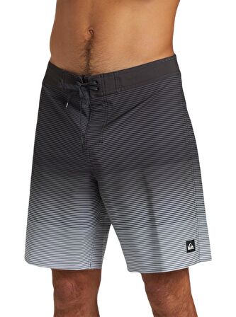 Quiksilver AQYBS03651 Surfsilk Massive 18 Erkek Boardshort