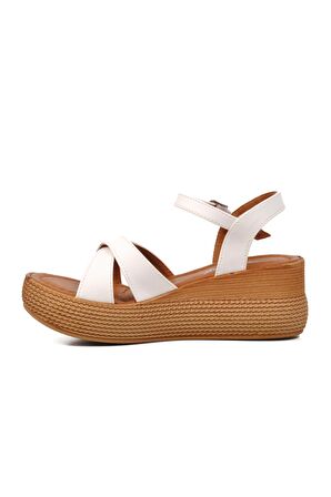 Ayakmod 426093 Beyaz Kadın Dolgu Topuk Sandalet
