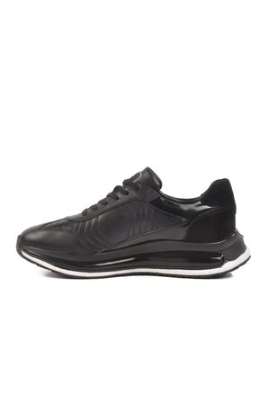 Siyah Hakiki Deri Erkek Sneaker Erroo 2614 M 