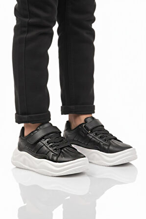 2033 F Siyah-Beyaz Çocuk Spor Ayakkabı