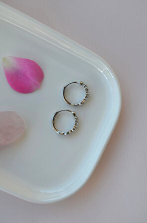 Sıralı Kalpli Halka Küpe – Zirkon Taşlı