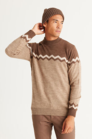 Erkek Kahverengi-bej Standart Fit Normal Kesim Yarım Balıkçı Yaka Zikzak Desenli Triko Kazak