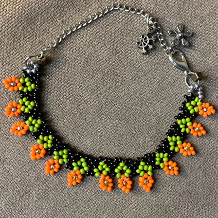 Uretti - Hülya 7360 El Yapımı Kum Boncuk Çiçek Detaylı Bileklik