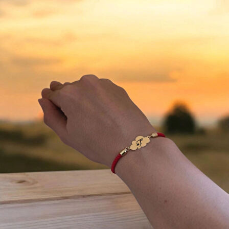 F Harfine Özel İpek Örgülü Bulut Figürlü 14 Ayar Altın Plakalı Hediye Bileklik-364harf-kırmızı