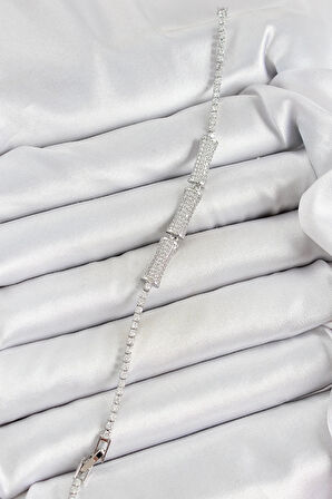 HEYF Pirinç Gümüş Renk Zirkon Taşlı Kemik Model Kadın Bileklik