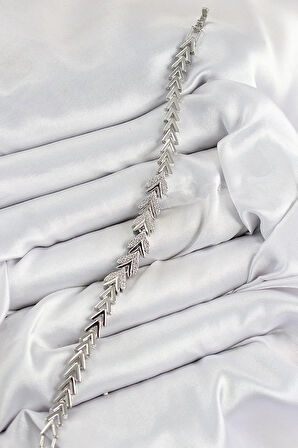 HEYF Pirinç Zirkon Taşlı Sıralı Ok Model Gümüş Renk Kadın Bileklik