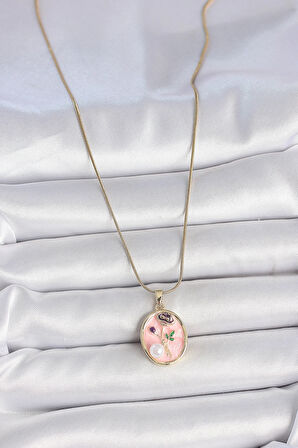 HEYF 316L Çelik Gold Renk Zincir Pembe Çiçek İşlemeli İnci Detay Portre Model Kadın Kolye
