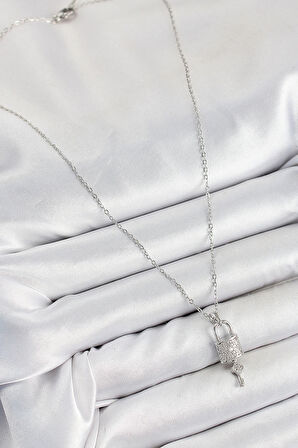 HEYF 316L Çelik Zirkon Taşlı Kilit Ve Sallantılı Anahtar Model Gümüş Renk Kadın Kolye