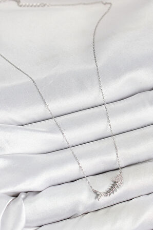 HEYF Pirinç Zirkon Taşlı Balık Kılçığı Model Gümüş Renk Kadın Kolye