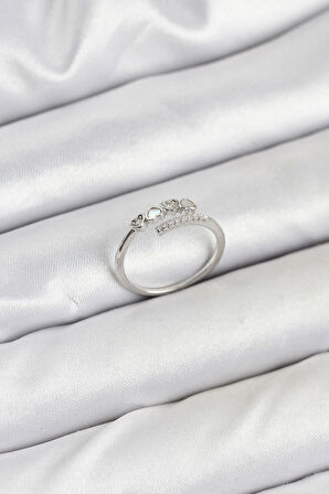 HEYF Pirinç Gümüş Renk Kalpli Detaylı Zirkon Taşlı Kadın Yüzük