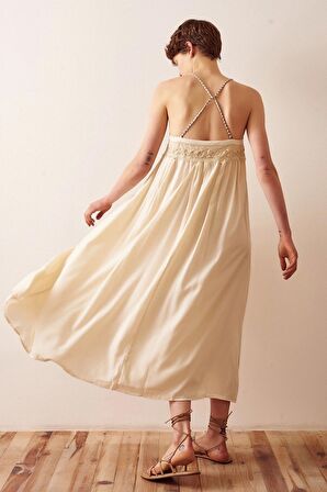 Dantel Detaylı Askılı Salaş Elbise Krem