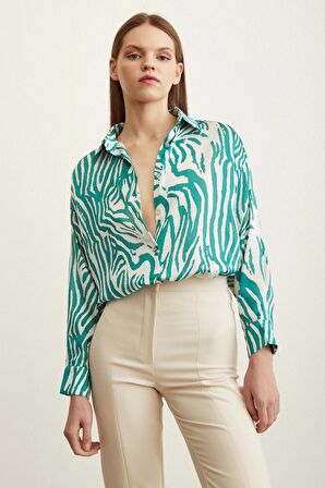 Zebra Desen V Yaka Saten Gömlek Yeşil