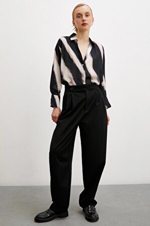 Desenli V Yaka Saten Gömlek Bej