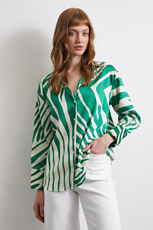 Zebra Desen V Yaka Gömlek Yeşil