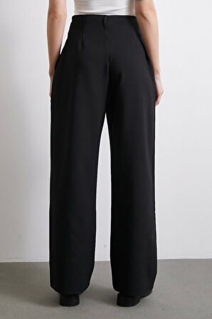 Bel Detaylı Wide Leg Pantolon Siyah