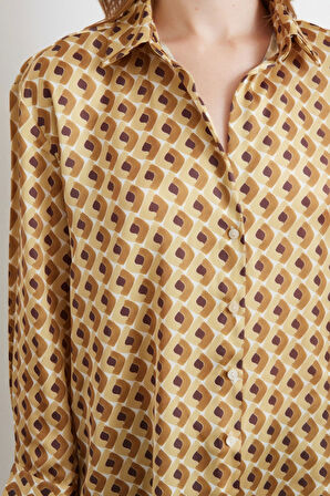 Geometrik Desenli Saten Gömlek Bej