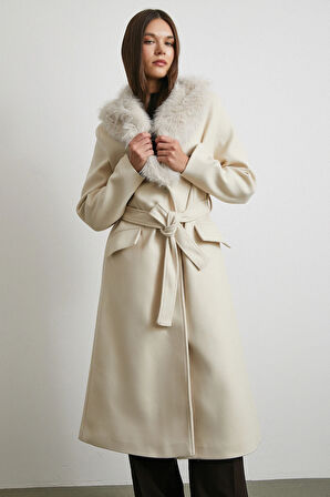 Kürk Yaka Kuşaklı Kaşe Kaban Ekru