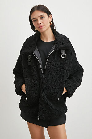 Yaka Detaylı Peluş Mont Siyah